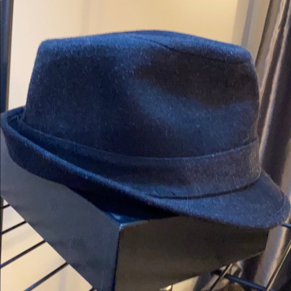 Fedora - Picture 2 of 5